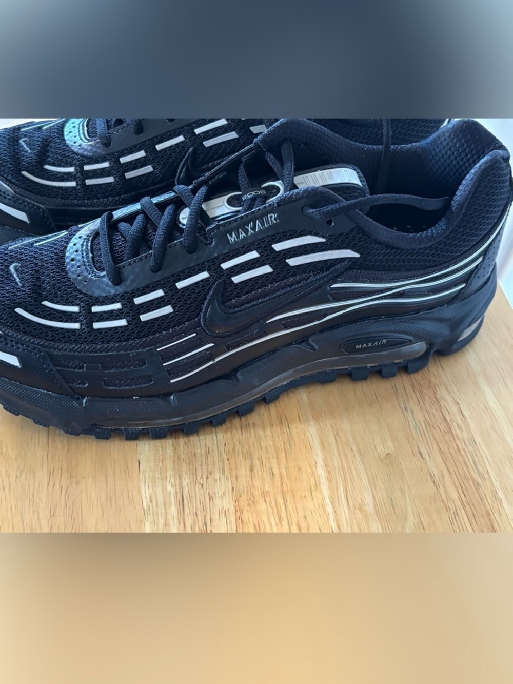 Nike Men’s Max TL 2.5 Black with Metallic Silver 10.5 - Picture 3 of 6